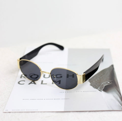 Retro Oval Sunglasses with Gold Frame Accent