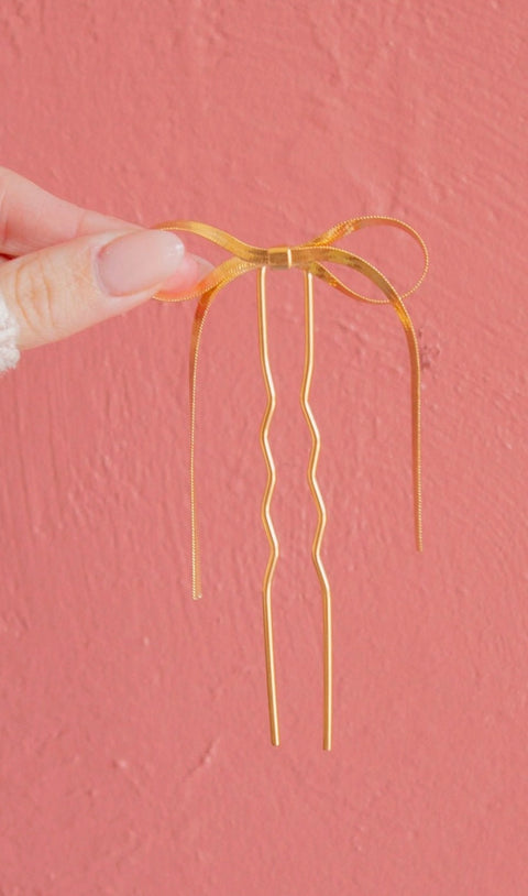 Avery Gold Bow Hair Pin