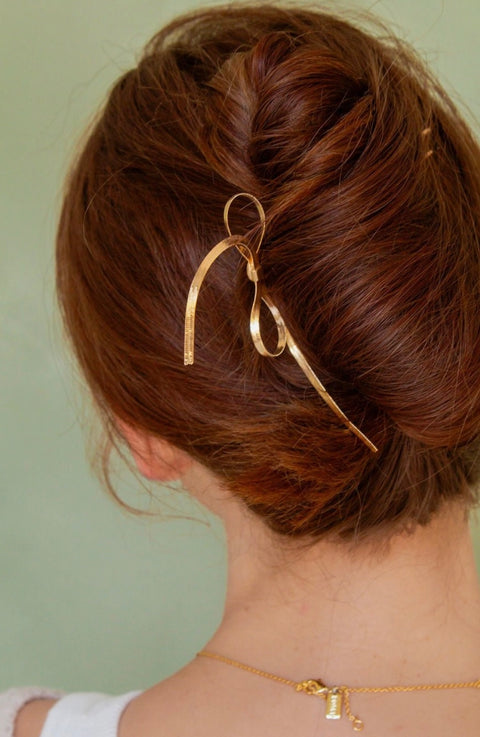 Avery Gold Bow Hair Pin