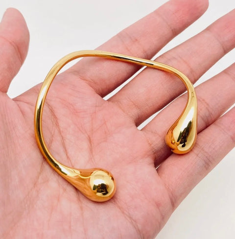 Double Drops Gold Bangle