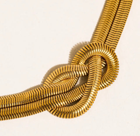 Evereign Gold Knot Necklace