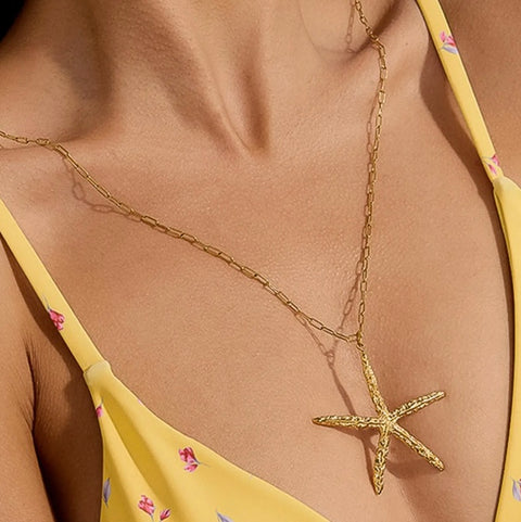 Suki Gold Statement Star Necklace