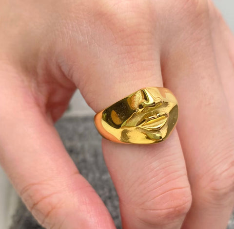 Abstract Face Contour Ring