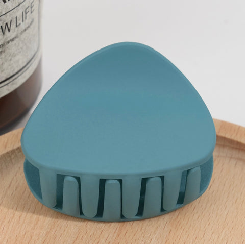 Small Irregular Circle Matte Claw Clip
