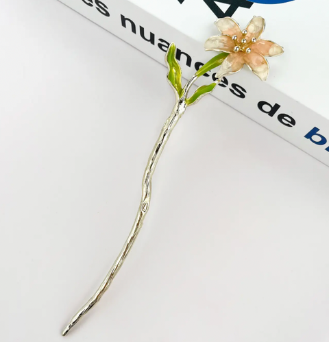 Lily Hairpin