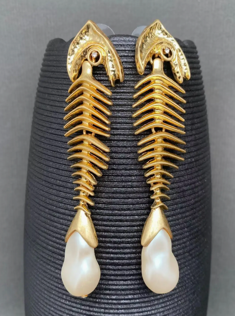 Vintage Baroque Pearl Inlaid Fishbone 18K Golden Earrings