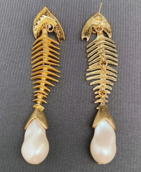 Vintage Baroque Pearl Inlaid Fishbone 18K Golden Earrings