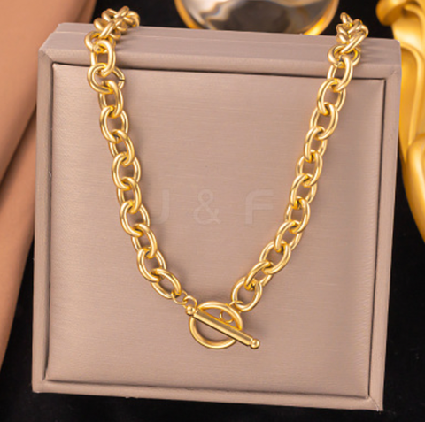 Chunky Cable Chain Necklace with Front Closure