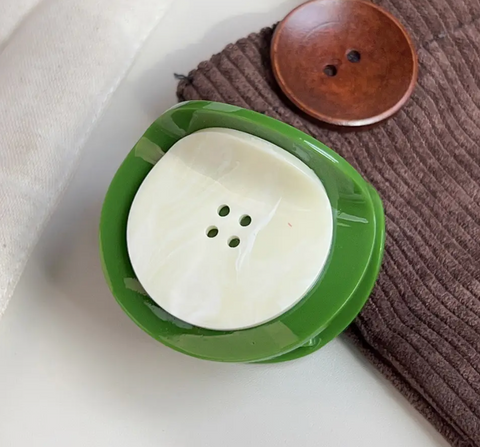 Button Shaped Hair Claw