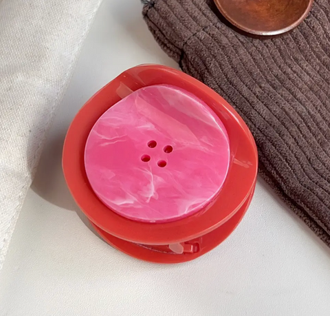 Button Shaped Hair Claw