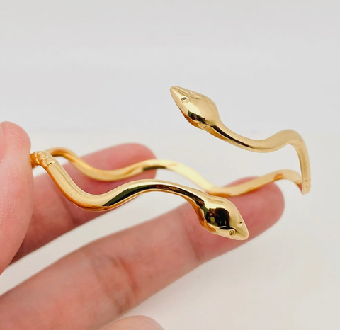 Wave Design Double Headed Snake Cuff