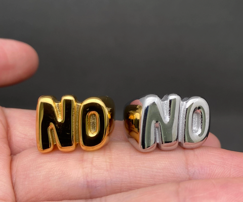 'no' Glossy Gold Ring