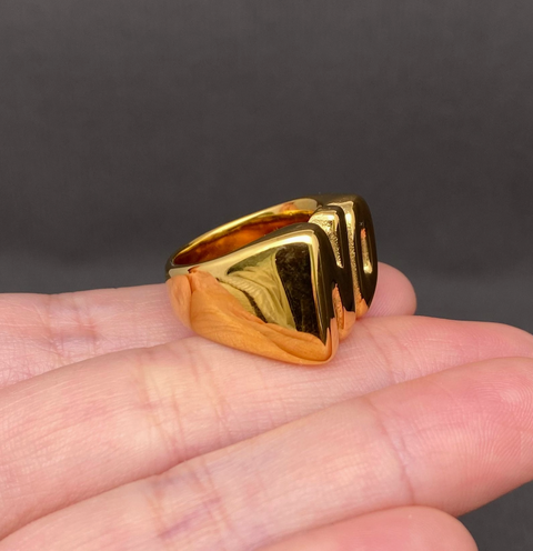 'no' Glossy Gold Ring