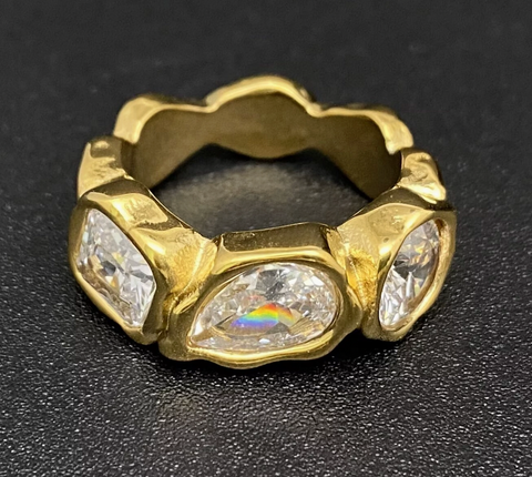 Sparkling Zircon Inlaid 18K Gold Plated Ring