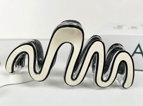 Squiggle Wavy Claw Clip