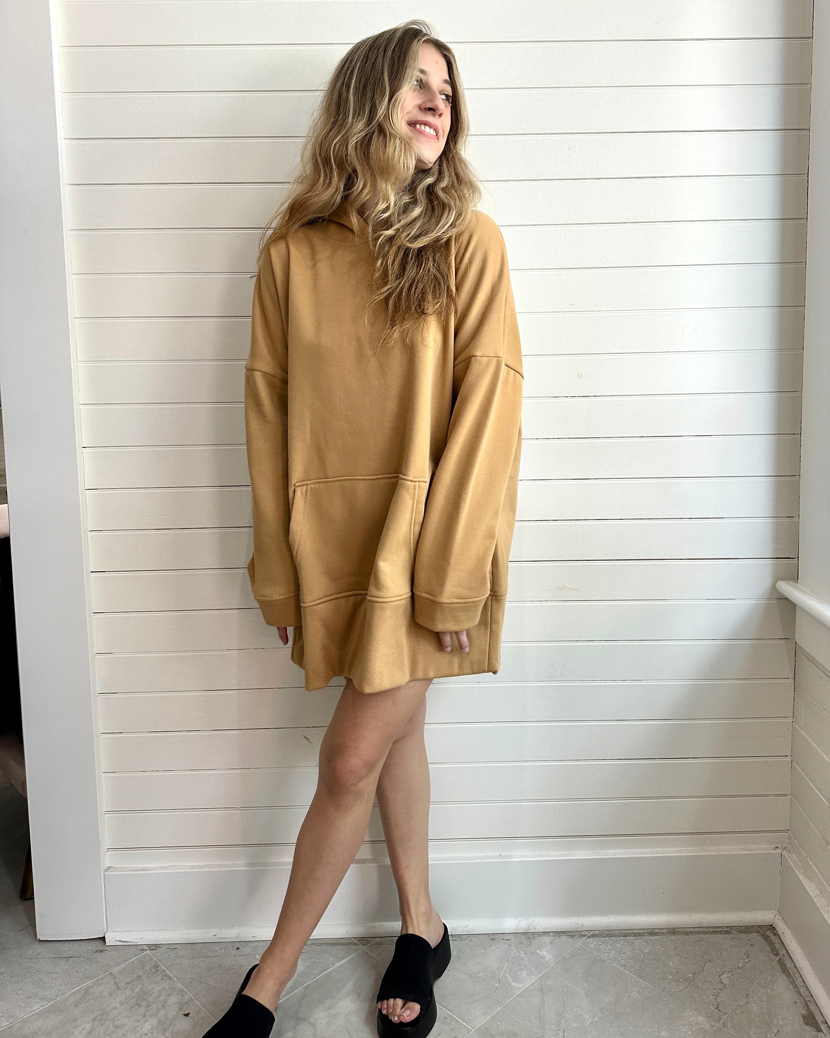 Camel oversized online sweatshirt