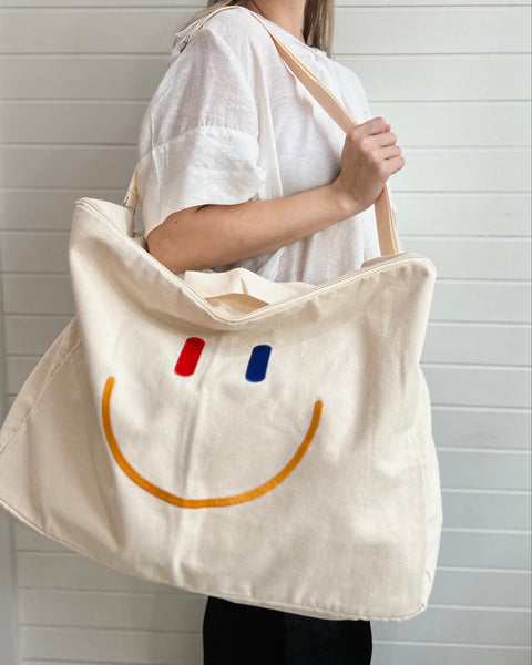 Oversized Smiley Weekend Bag