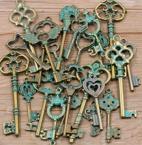 Assorted Vintage Keys Random