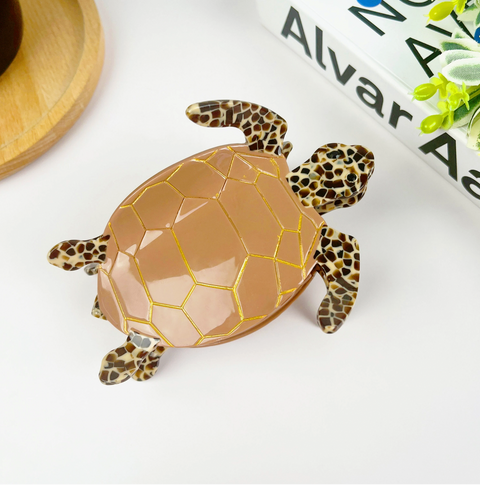 Brown Sea Turtle Claw Clip