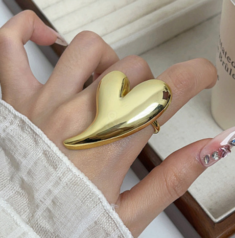 Oversized Heart Ring