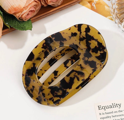 Lay-Flat Hair Claw Clip -options