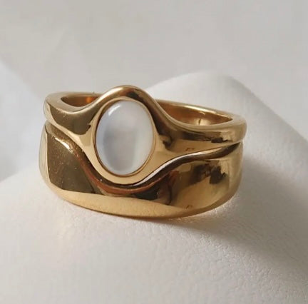 Alouette Gold Stone Wave Ring