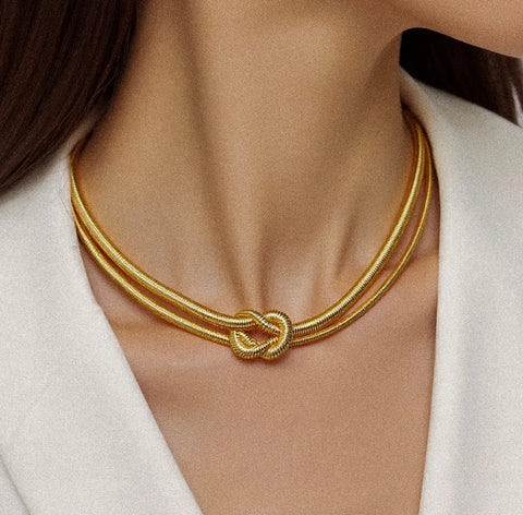 Evereign Gold Knot Necklace