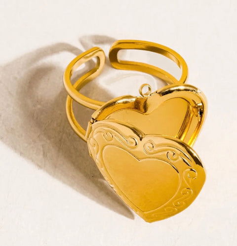 Sefina 18K Non-Tarnish Locket Heart Ring