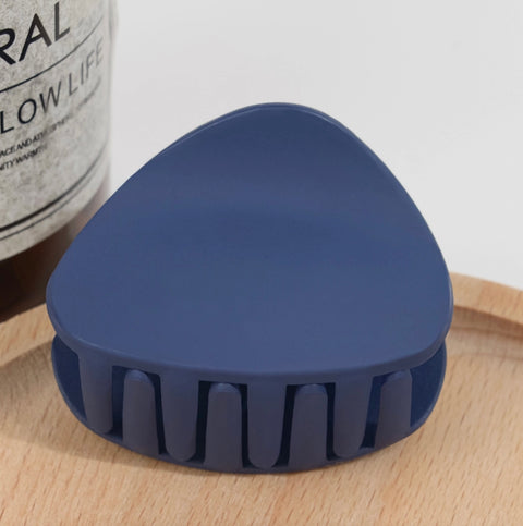 Small Irregular Circle Matte Claw Clip