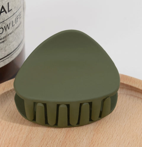 Small Irregular Circle Matte Claw Clip