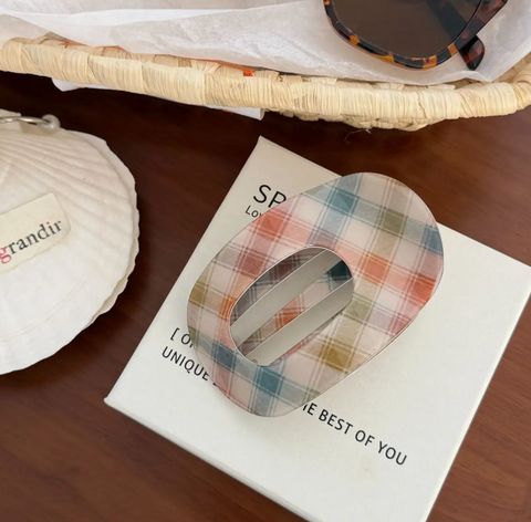 Oval Cutout Hair Clip