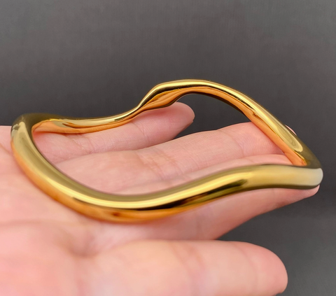 Zircon Inlaid Glossy 18K Gold Plated Bangle